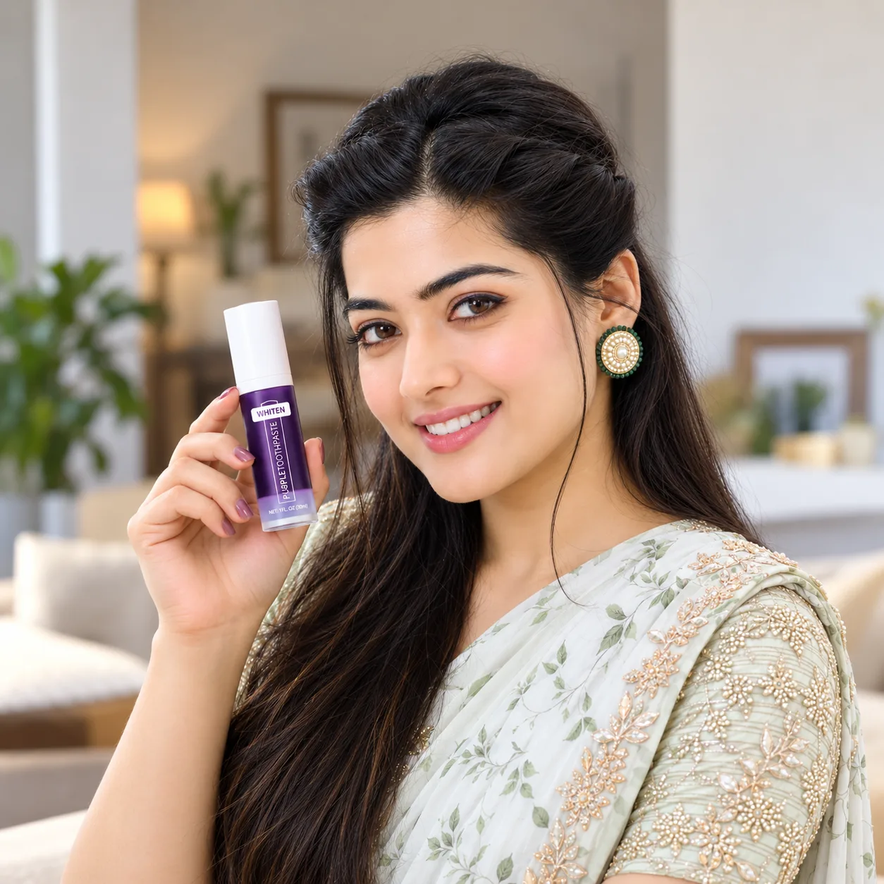 ক্যামেরার সামনে সুন্দর হাসি